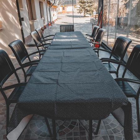 Mamutfenyo Panzio Bed and Breakfast Tata Εξωτερικό φωτογραφία