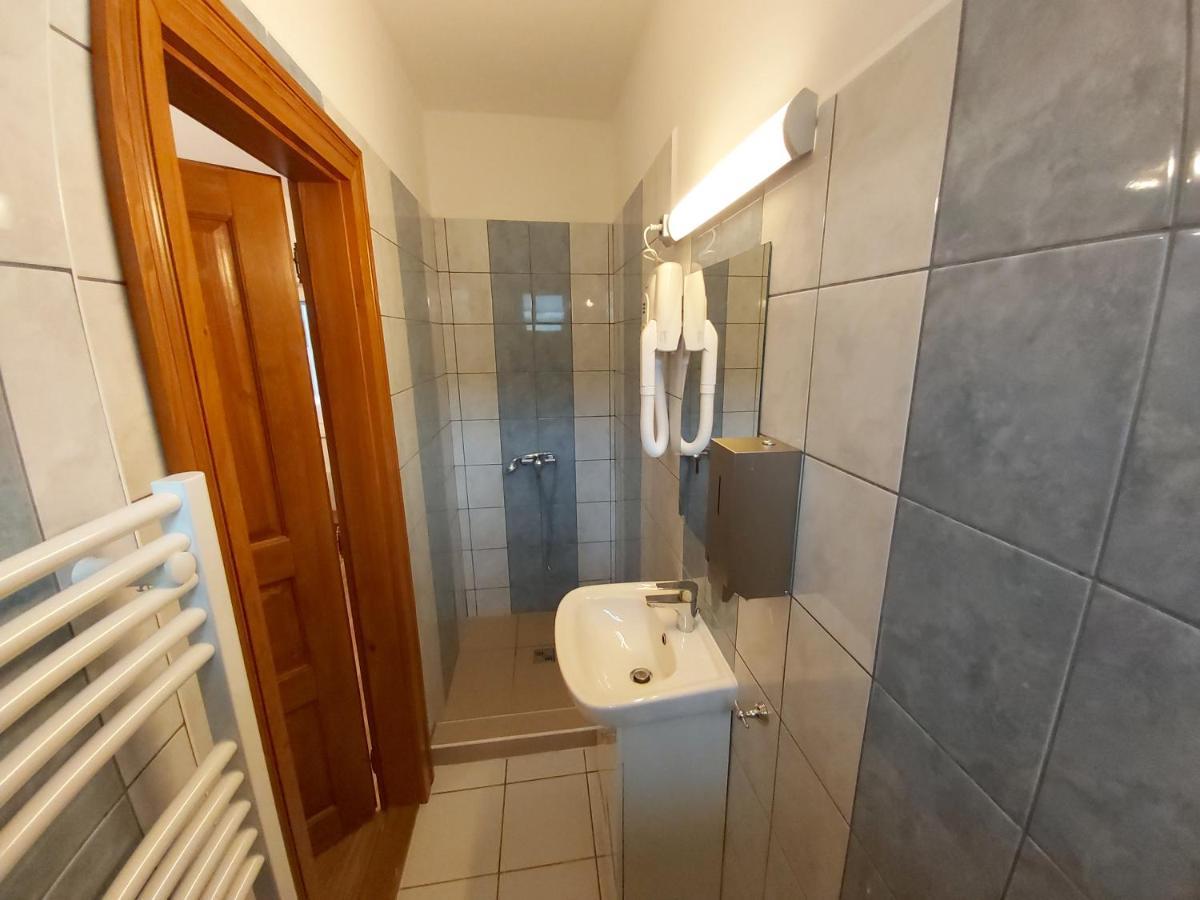 Mamutfenyo Panzio Bed and Breakfast Tata Εξωτερικό φωτογραφία