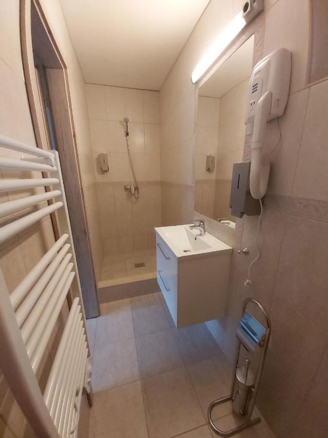 Mamutfenyo Panzio Bed and Breakfast Tata Εξωτερικό φωτογραφία