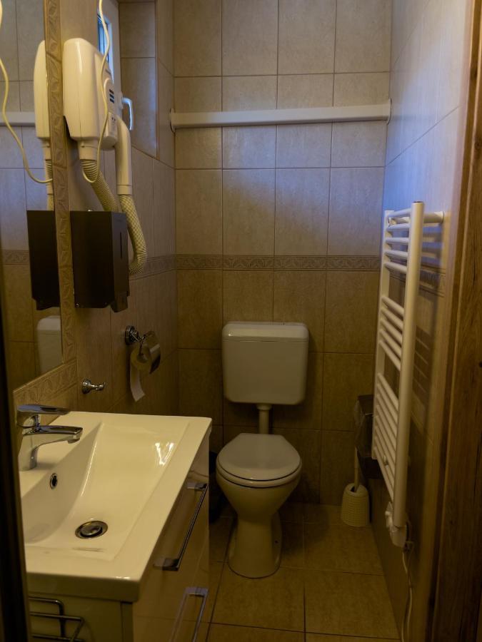Mamutfenyo Panzio Bed and Breakfast Tata Εξωτερικό φωτογραφία