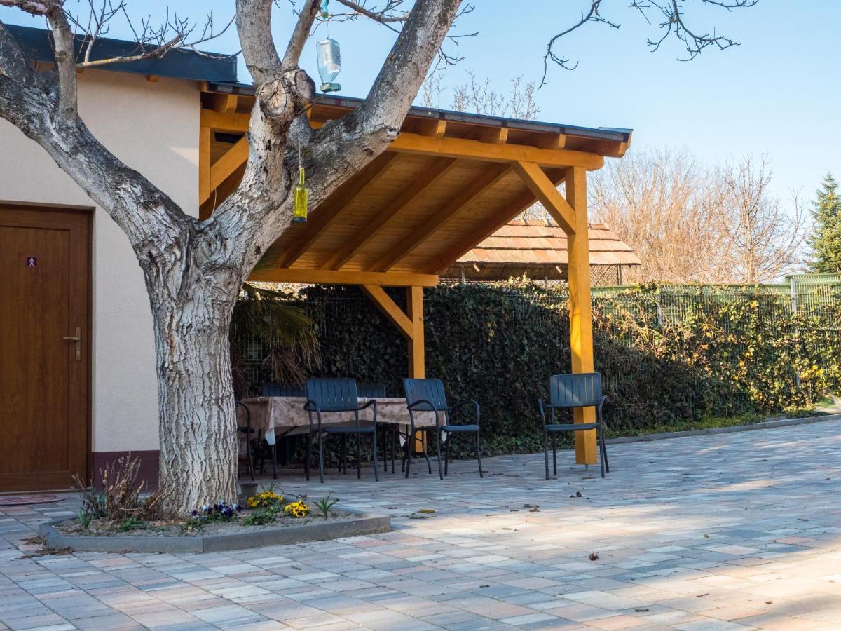 Mamutfenyo Panzio Bed and Breakfast Tata Εξωτερικό φωτογραφία
